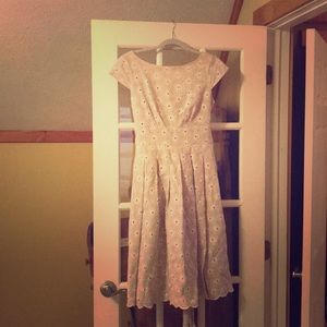 Jones New York tea length beige lace dress